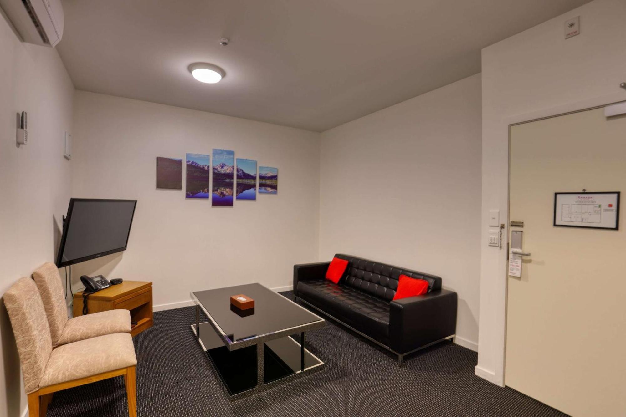 Ramada By Wyndham, Hamilton City Center Eksteriør billede