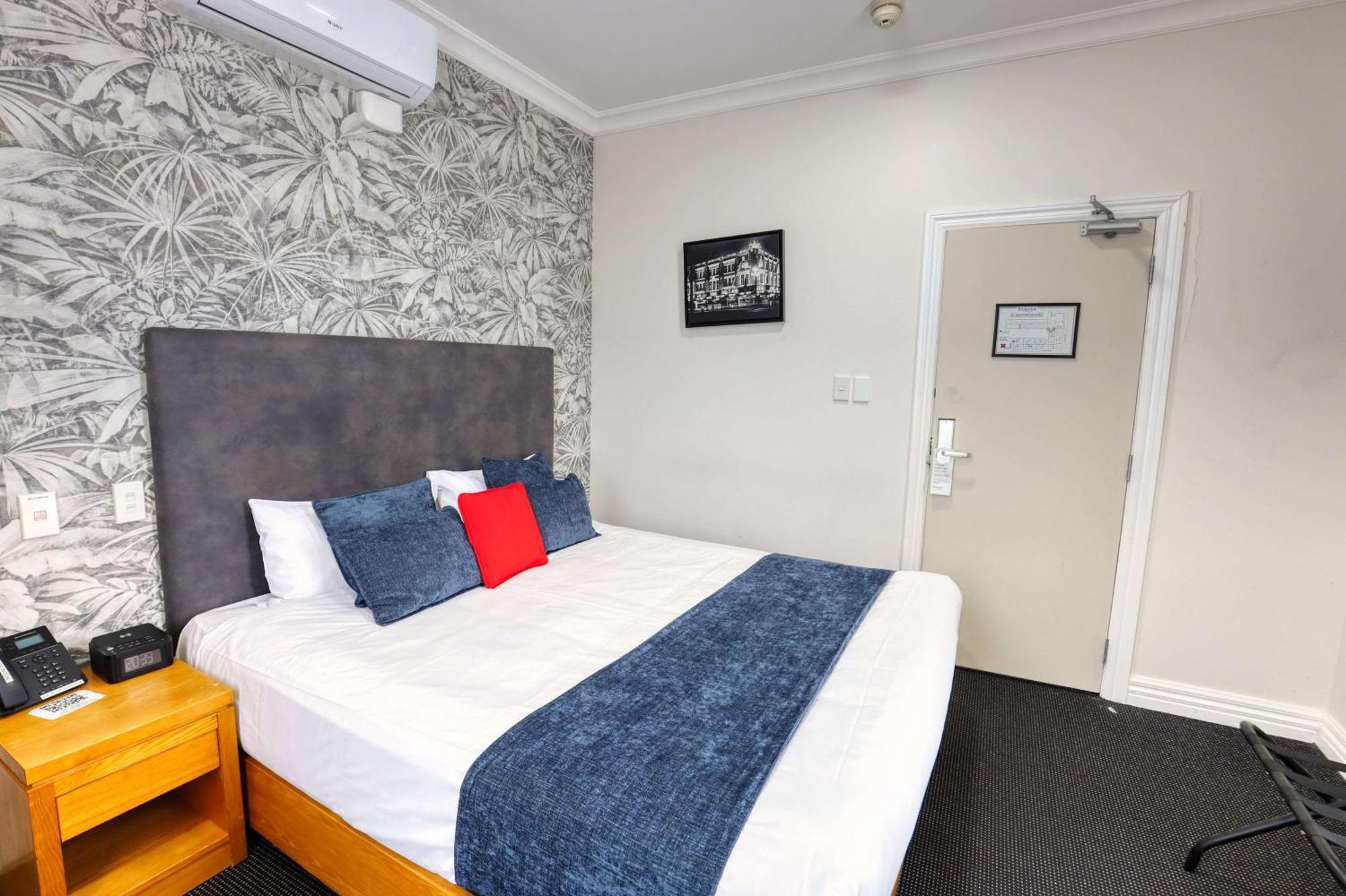 Ramada By Wyndham, Hamilton City Center Eksteriør billede