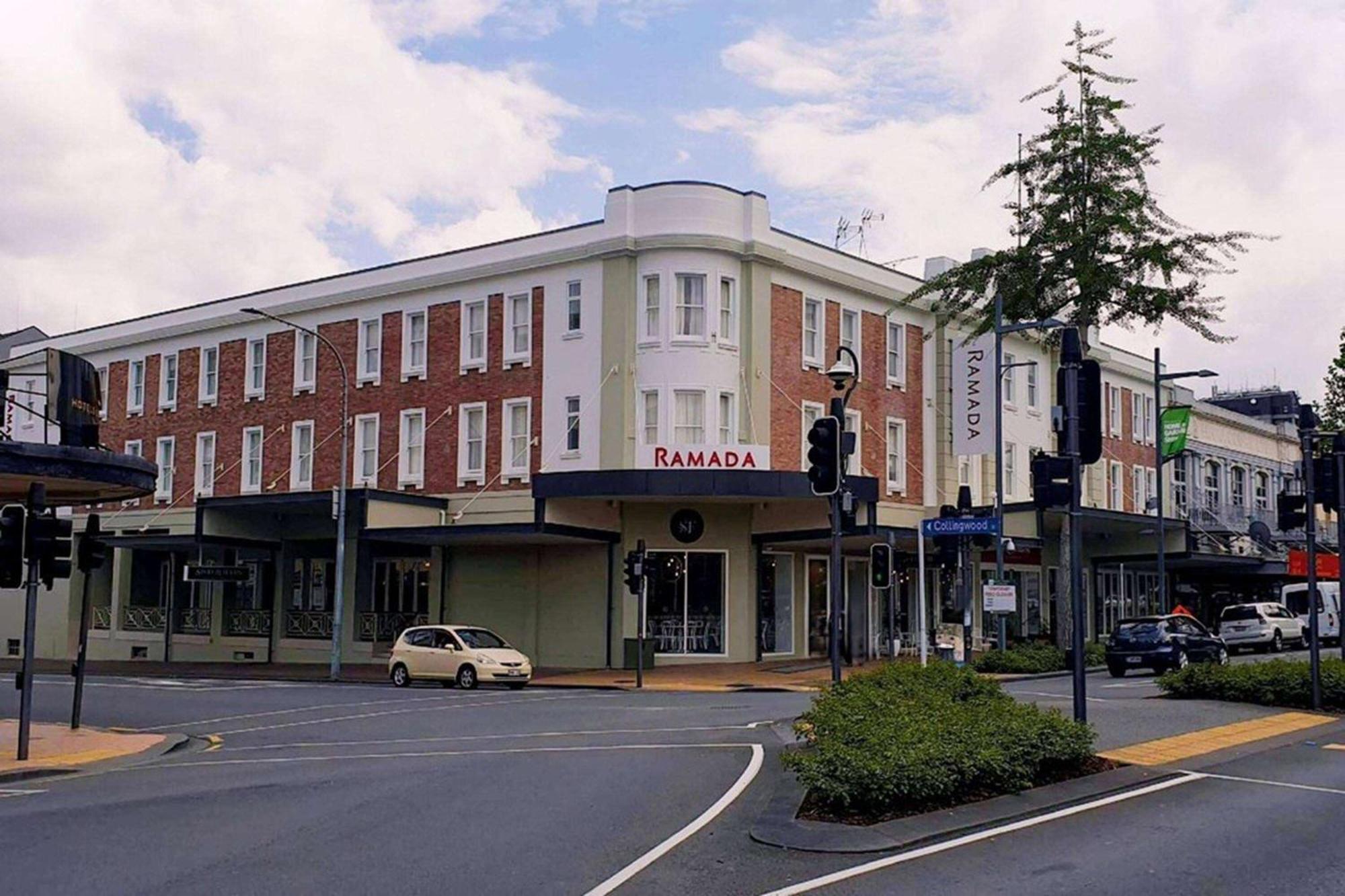 Ramada By Wyndham, Hamilton City Center Eksteriør billede