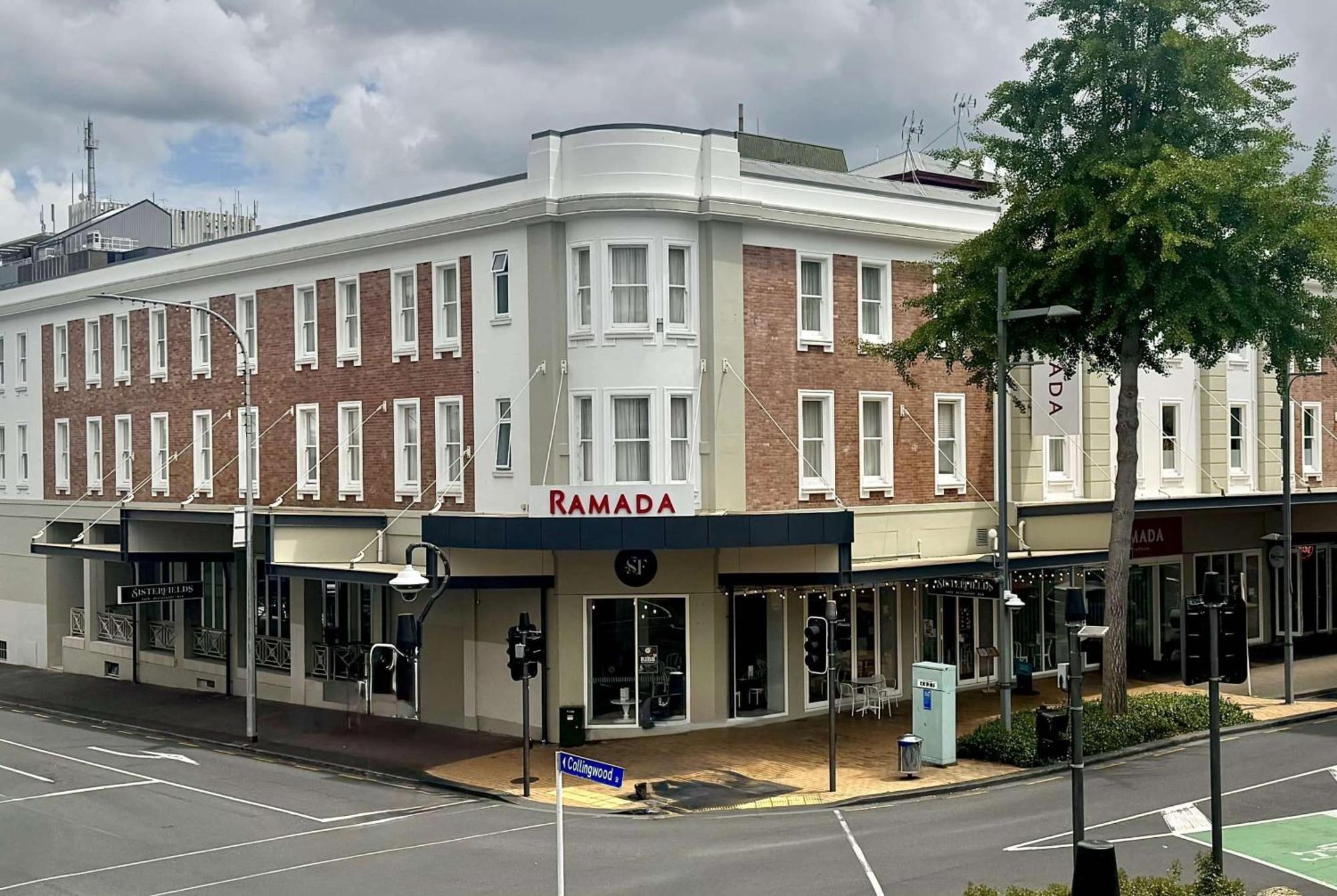 Ramada By Wyndham, Hamilton City Center Eksteriør billede